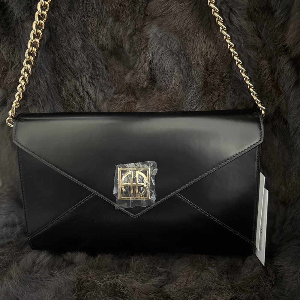 ANINE BING Black Elly Clutch Bag with dust bag Condition : excellente